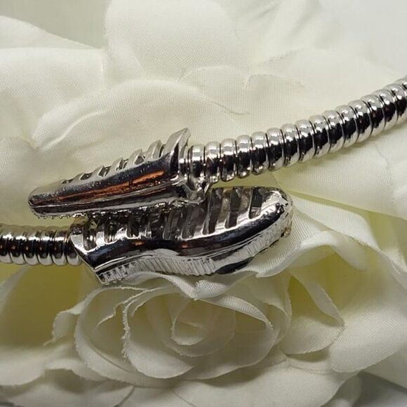 New, Not Worn, Black Glass and White Austrian Snake Link Chain Necklace - Picture 4 of 7